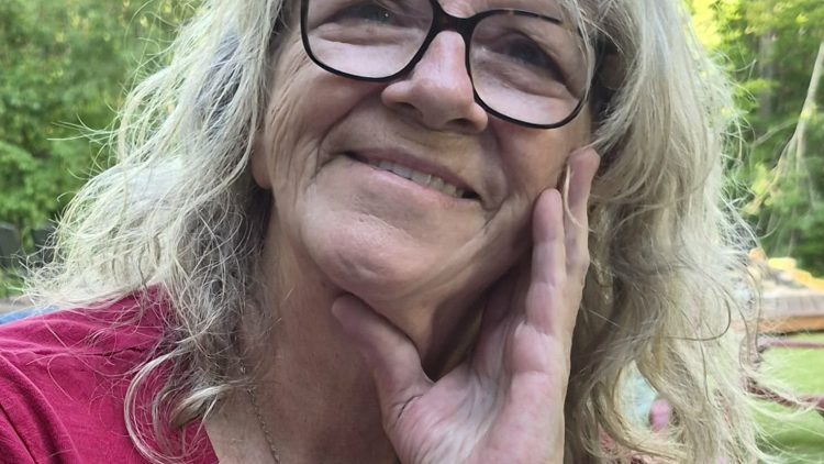 Mme Sylvie Helie